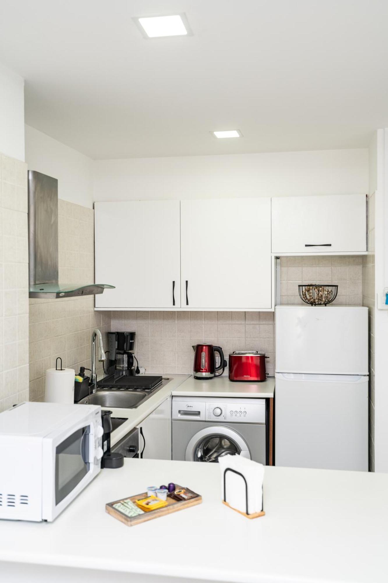 Lazuli Beach & Pool Apartment 501 Larnaca Exterior photo