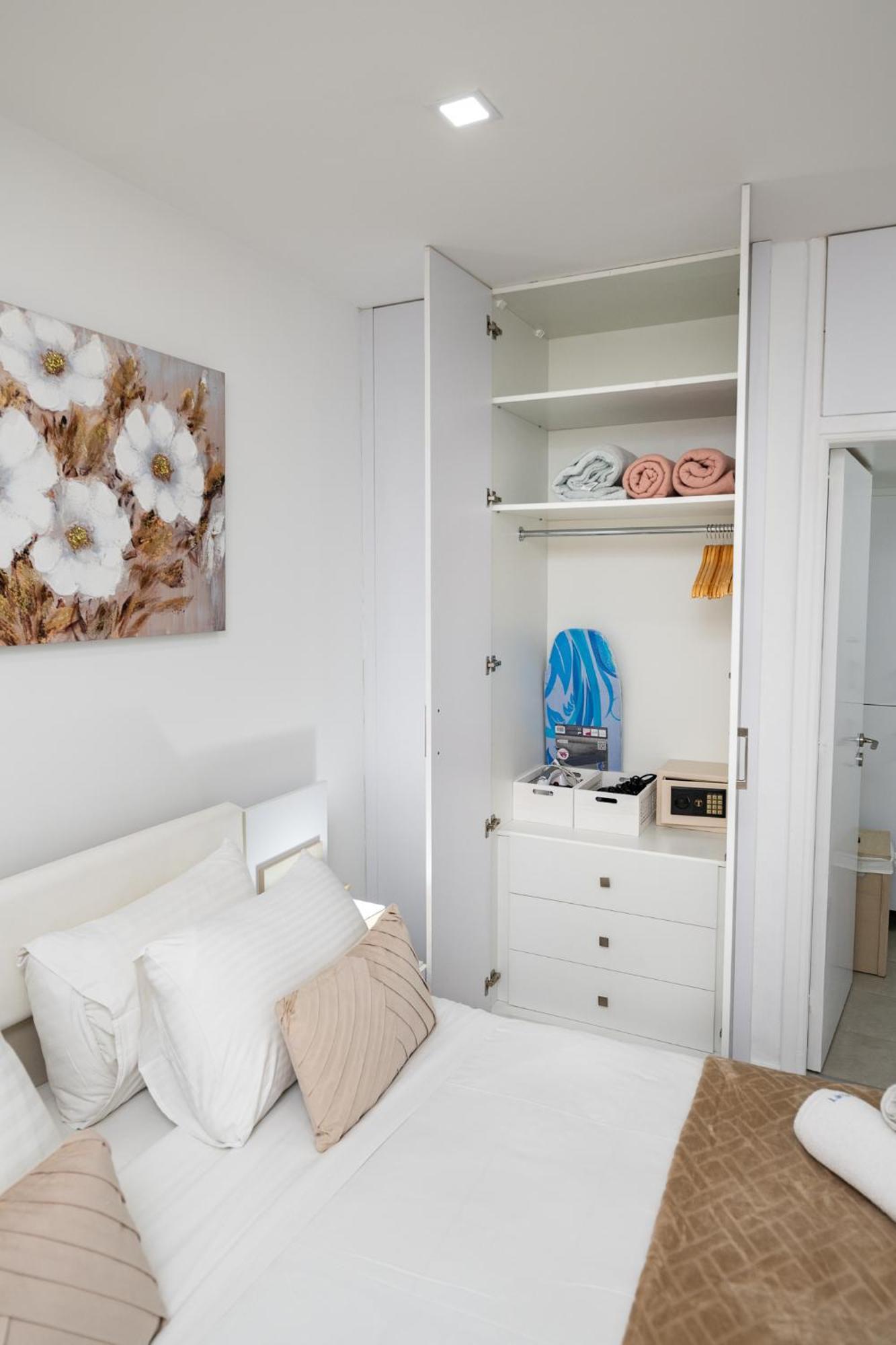 Lazuli Beach & Pool Apartment 501 Larnaca Exterior photo